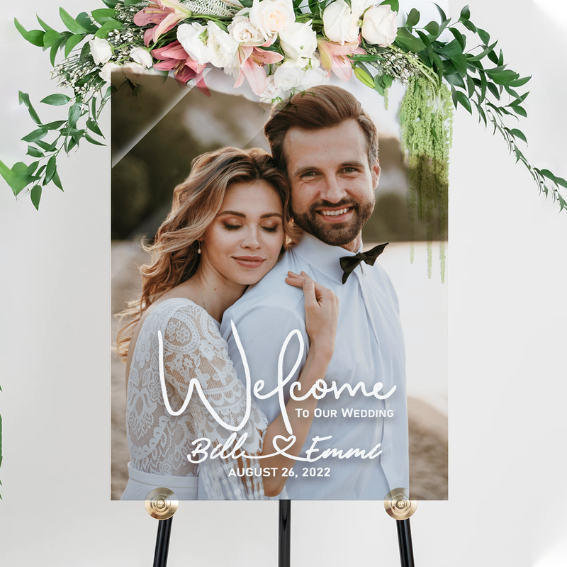 Elevate wedding decor with acrylic signs