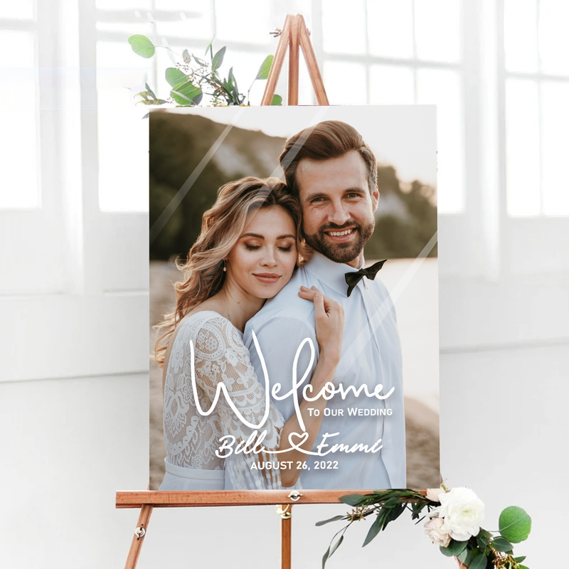 Chic wedding portrait and name art