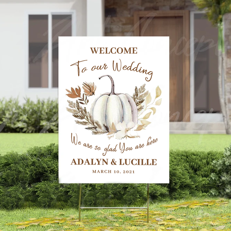 Unique welcome sign for wedding entrance